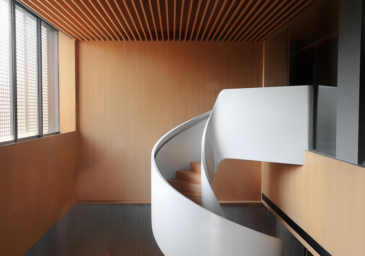 discover creative solutions and stylish ideas for maximizing small living spaces. learn how to make the most of every square foot and transform your compact area into a cozy and functional home.