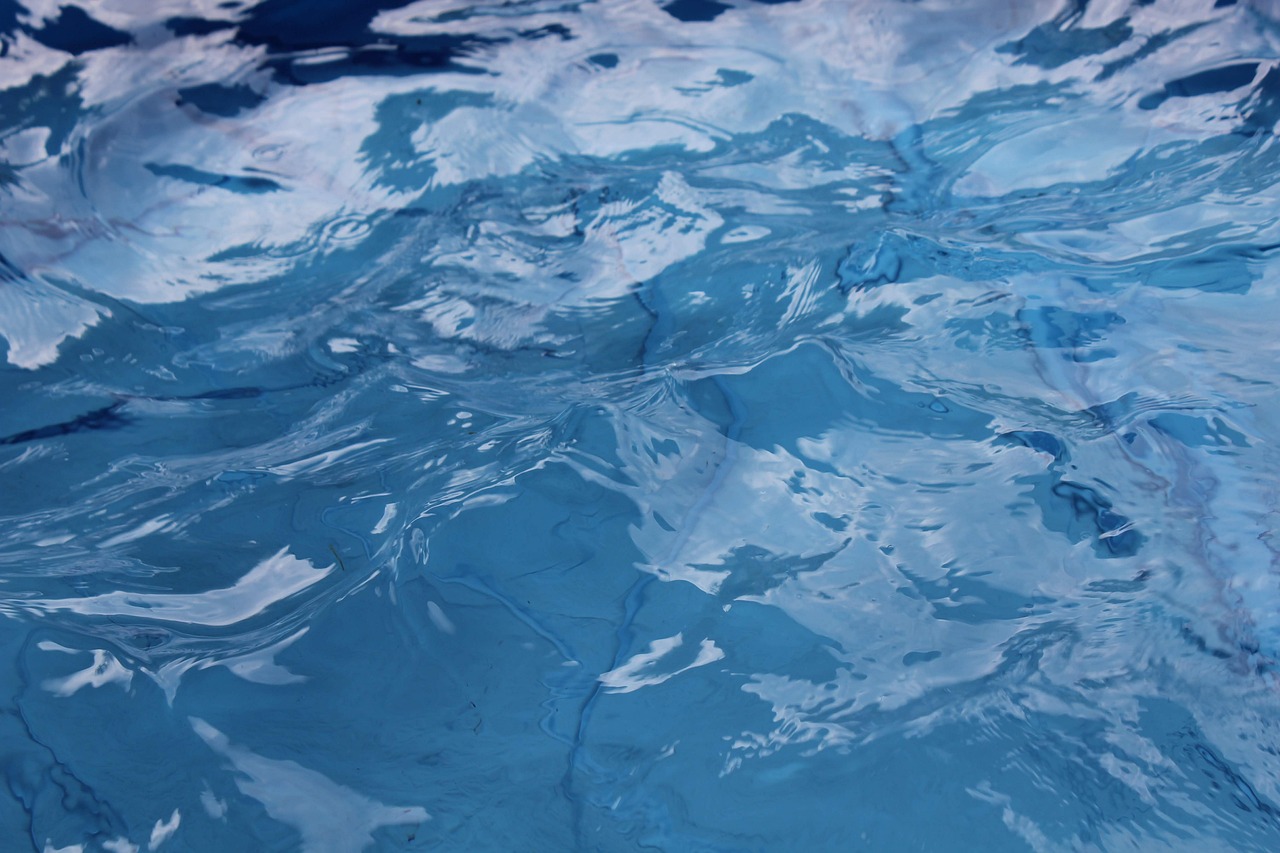 discover the ultimate guide to swimming pools! from design tips to maintenance advice, explore how to transform your backyard into a refreshing oasis. dive into styles, installation options, and the latest trends in pool design to create the perfect space for relaxation and fun.